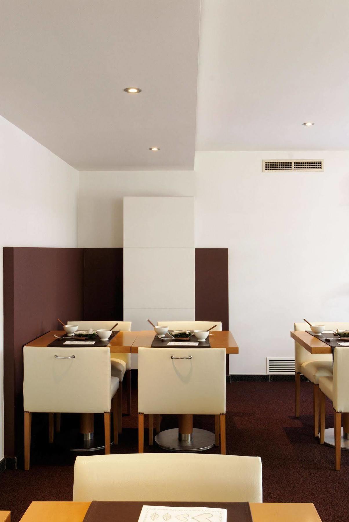 Hotel Ecu غينك المظهر الخارجي الصورة