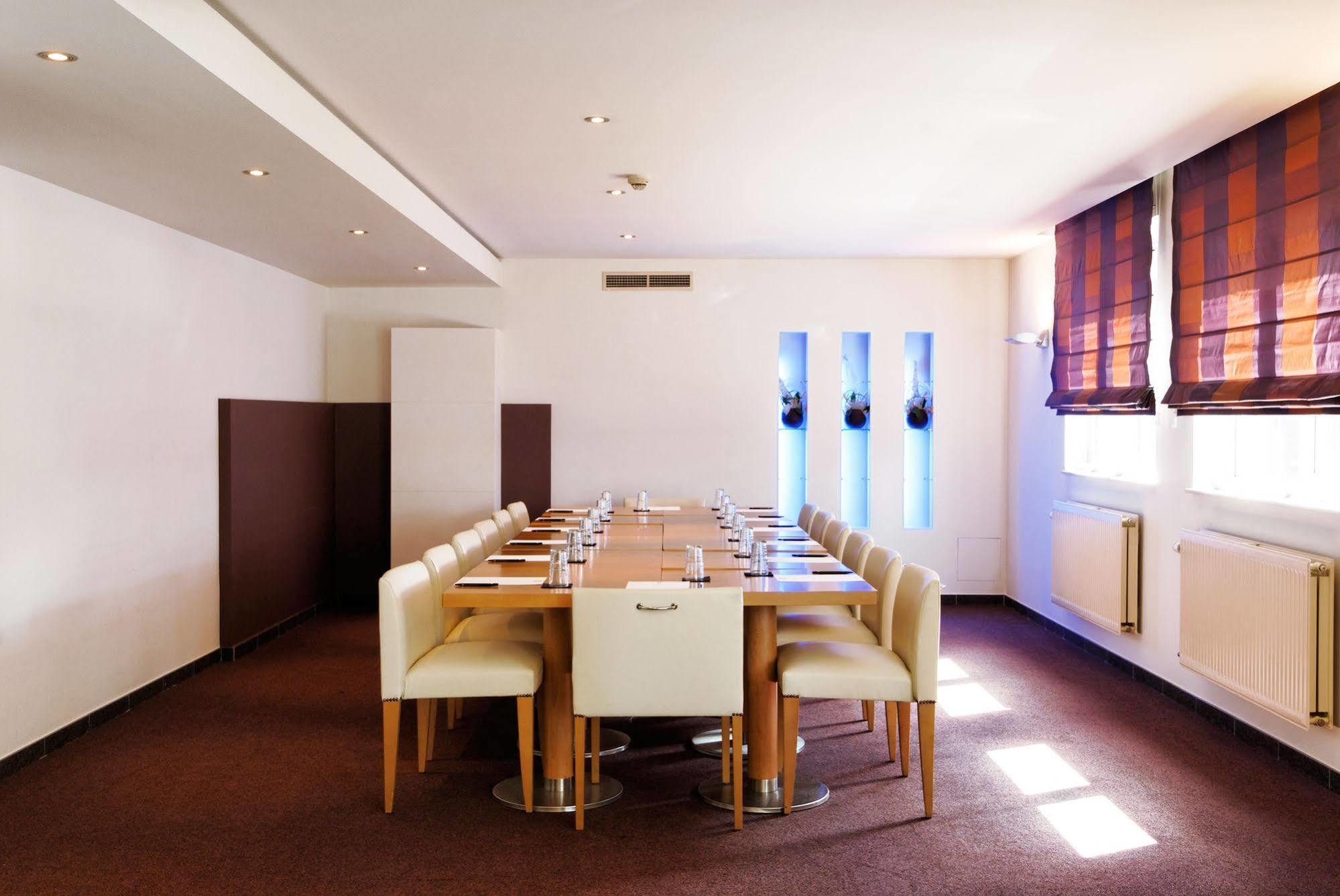 Hotel Ecu غينك المظهر الخارجي الصورة
